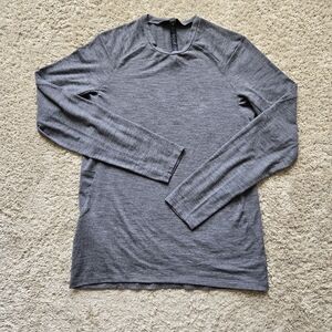 Lululemon Athletic Top Mens S Gray Long Sleeve Athleisure Comfort